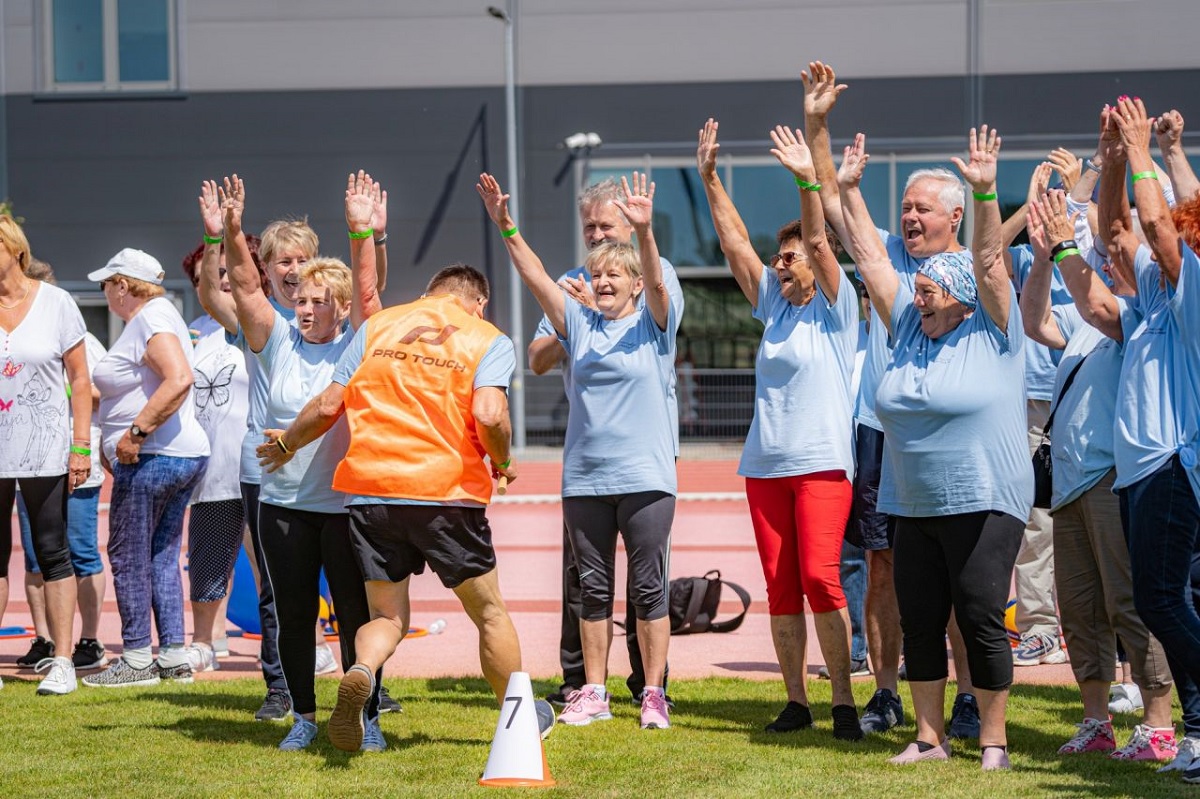 Record attendance - over seven hundred at the Senior Sports Meeting 