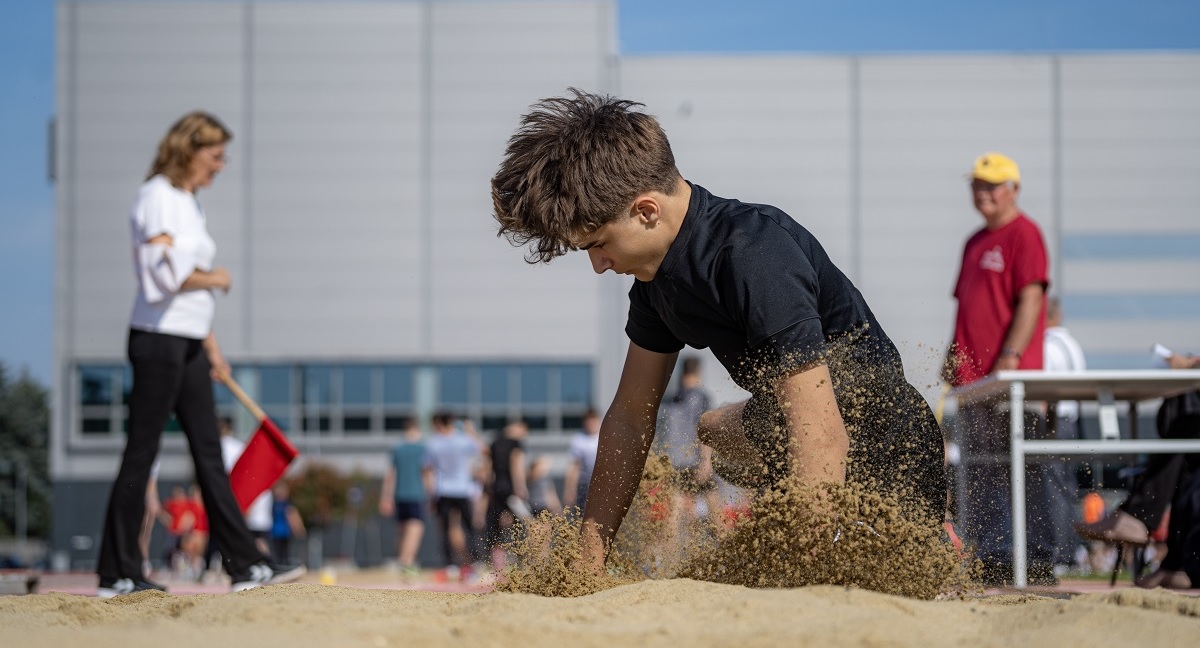 The primary and secondary school athletics and relay team championships of Szabolcs-Szatmár-Bereg county and Nyíregyháza took place